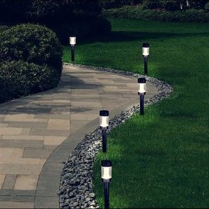 HAMILTON SOLAR POWERED GARDEN PATHWAY LAMPS